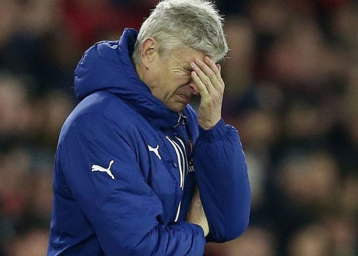 Arsene Wenger looks dejected_Arsenal